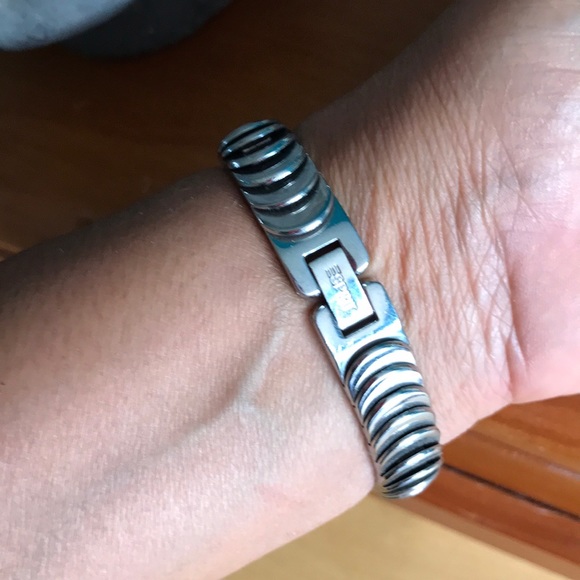 Esprit watch. Needs a battery - Picture 2 of 3